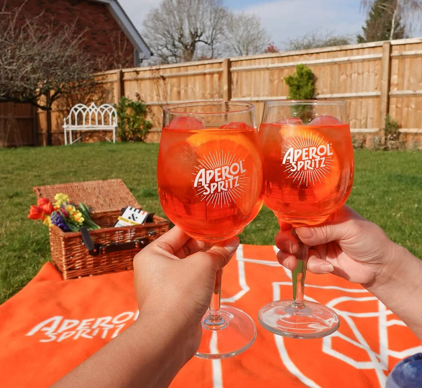 Aperol-Spritz-in-the-garden