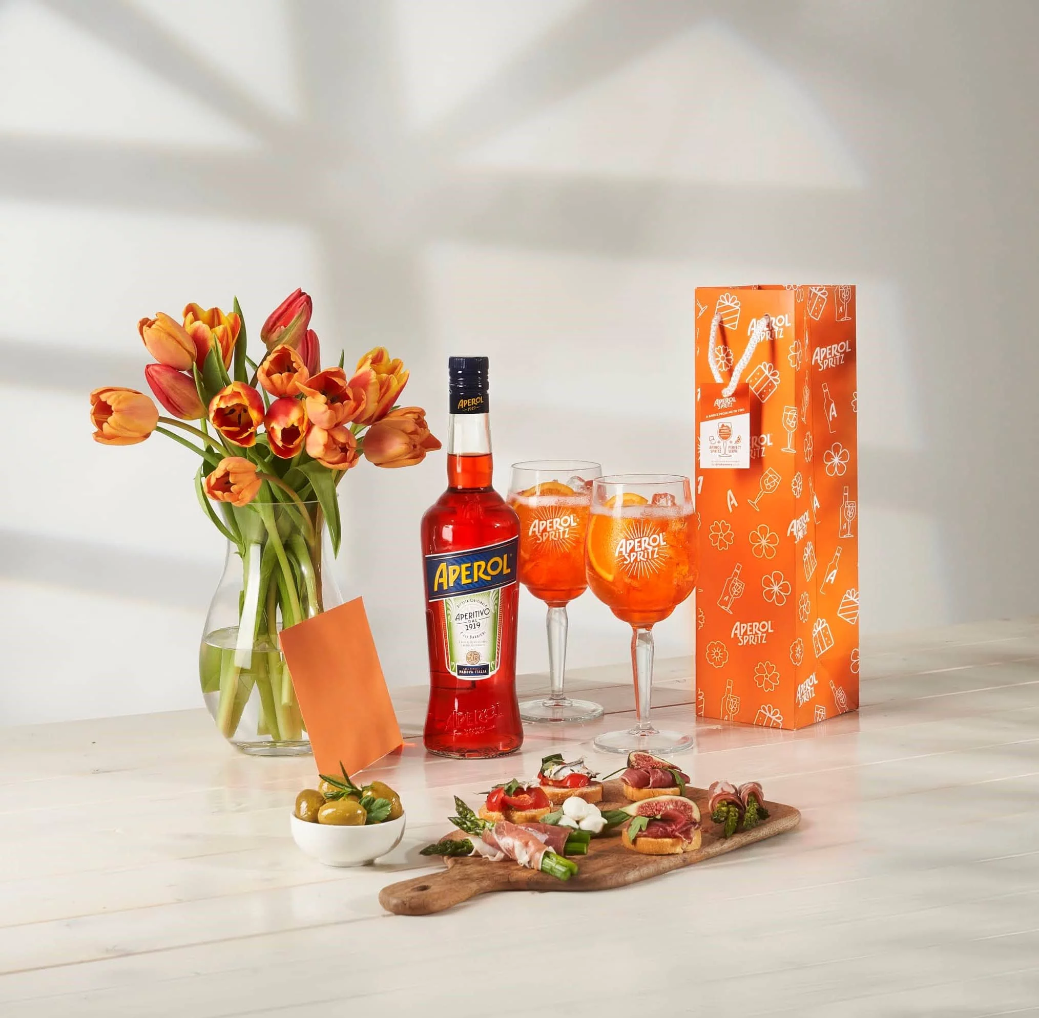Aperol_Mothers_Day_Gift_Bag_Cropped