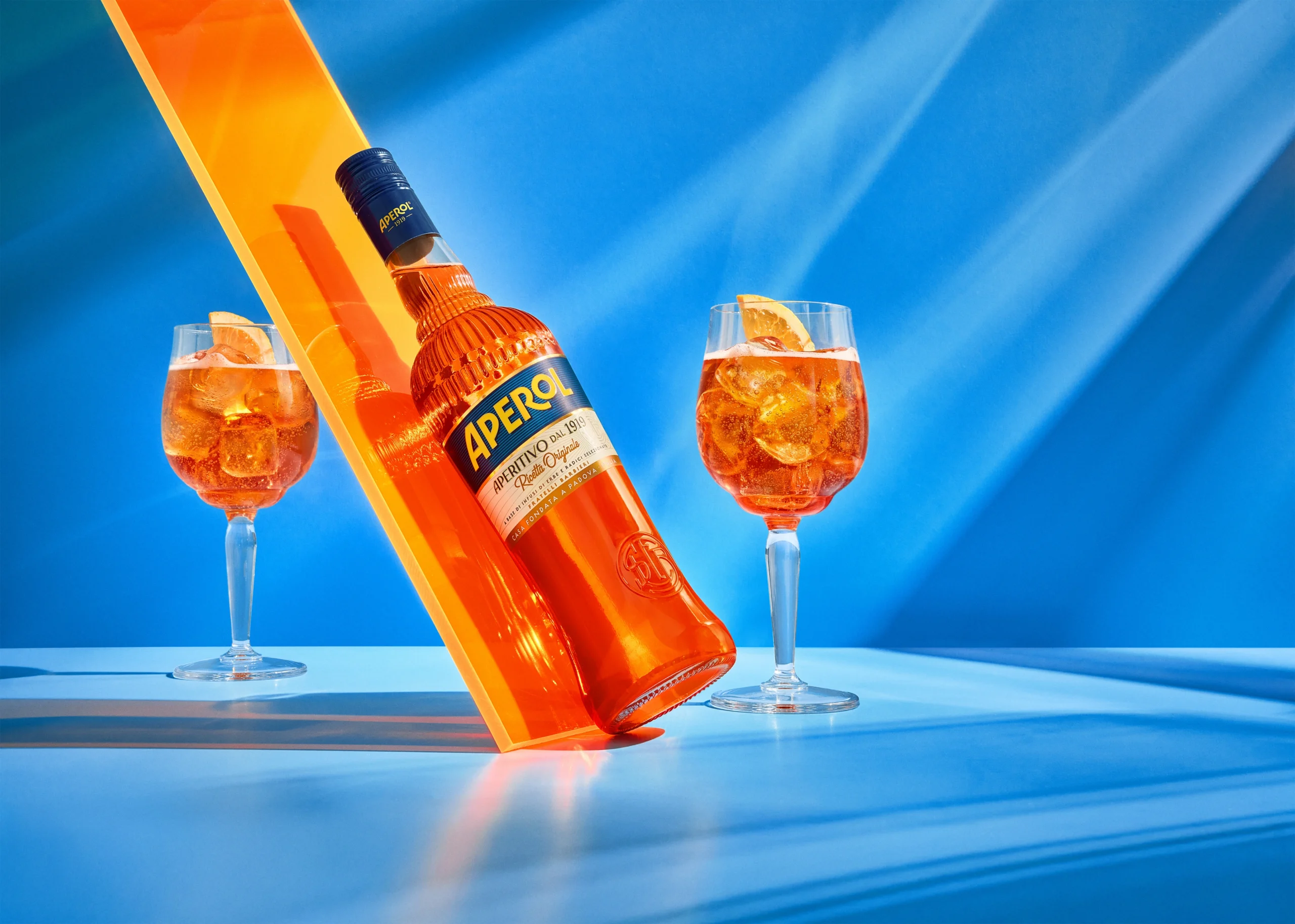 Neues Aperol Flaschen-Design: Moderner Look, unverwechselbarer Geschmack